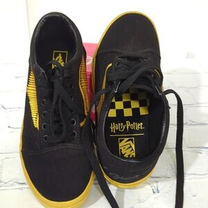 EUC Vans Harry Potter Old Skool Goldensnitch Limited Edition Sneakers Si…